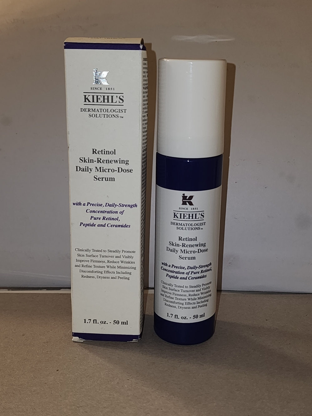 Kiehl's Retinol Skin-Renewing Serum — White & Navy